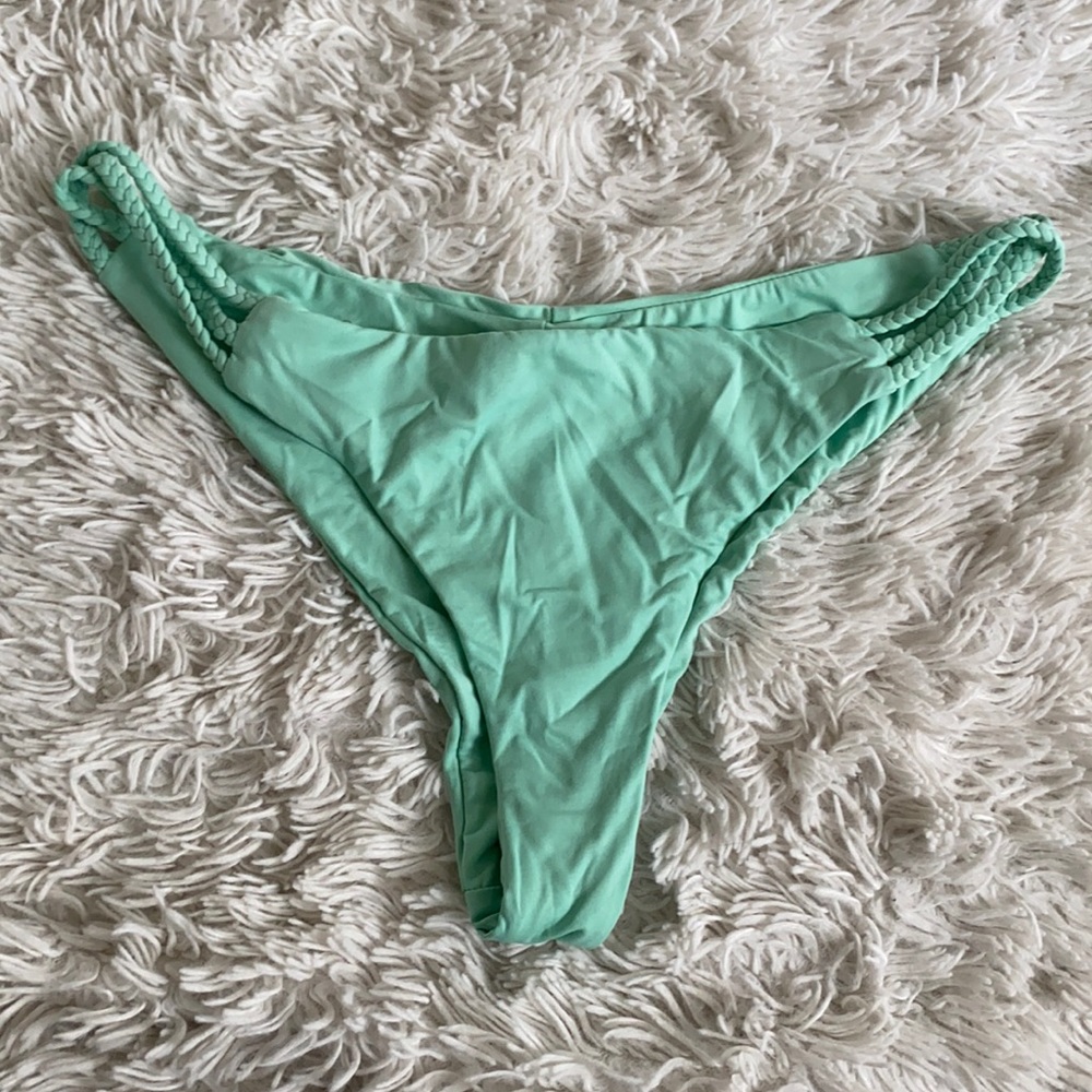 Frankie’s Kaia bottom